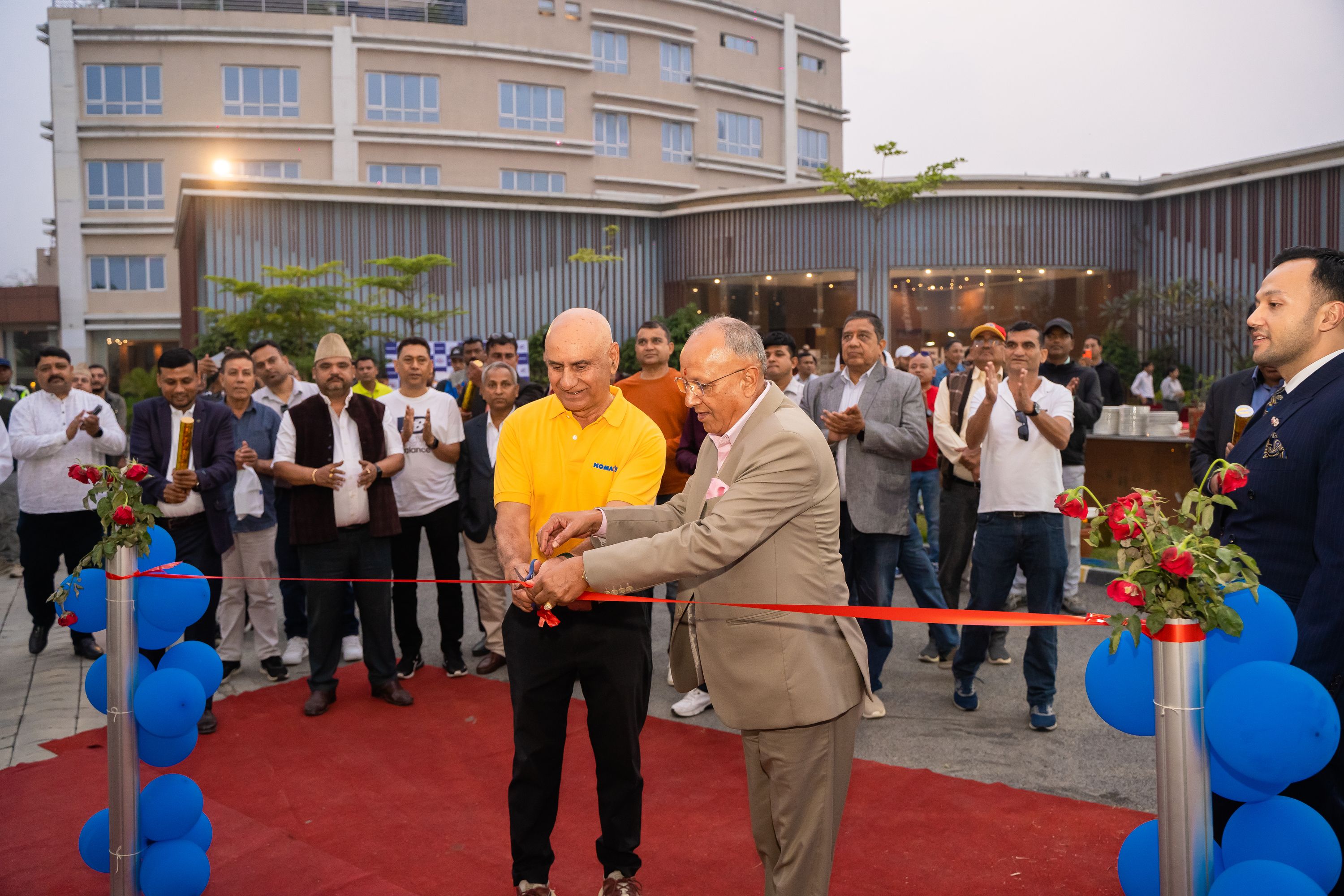komatsu_launch_8.jpg - Image